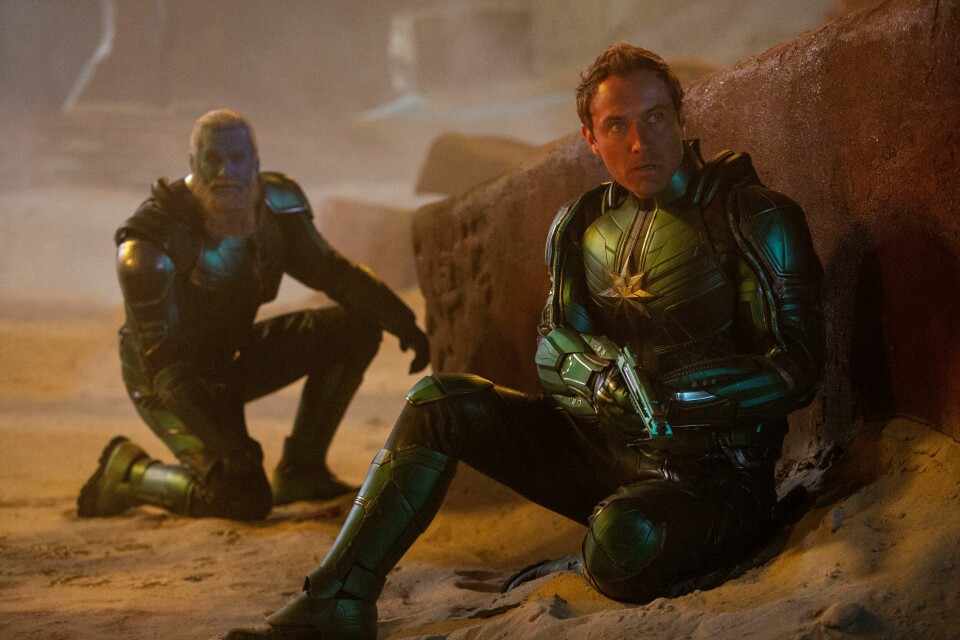 Norske Rune Temte (t.v) har blant annet spilt i filmen «Captain Marvel» fra 2019. Her fra filmen sammen med den kjente skuespilleren Jude Law. Rune Temte