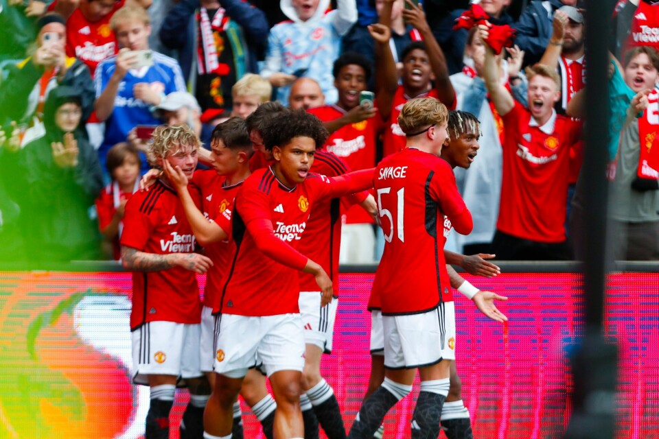 Manchester United jubel etter scoring av Noam Emeran på Ullevaal stadion onsdag. Manchester United slo Leeds på Ullevaal onsdag. Foto: Frederik Ringnes / NTB