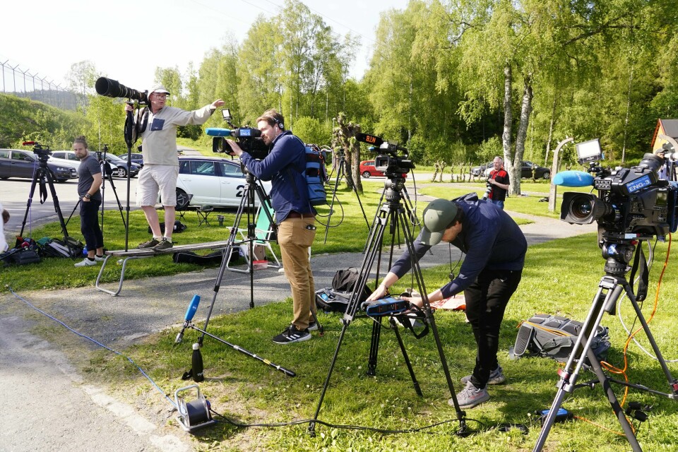 NRK burde i det minste reflektert over hvordan de har fungert som tilretteleggere for andre med klare agendaer, skriver spaltist Bjørn Olav Jahr. Bildet viser norsk presse foran Ila etter at Høyesterett avgjorde at Baneheia-dømte Viggo Kristiansen kan løslates. .