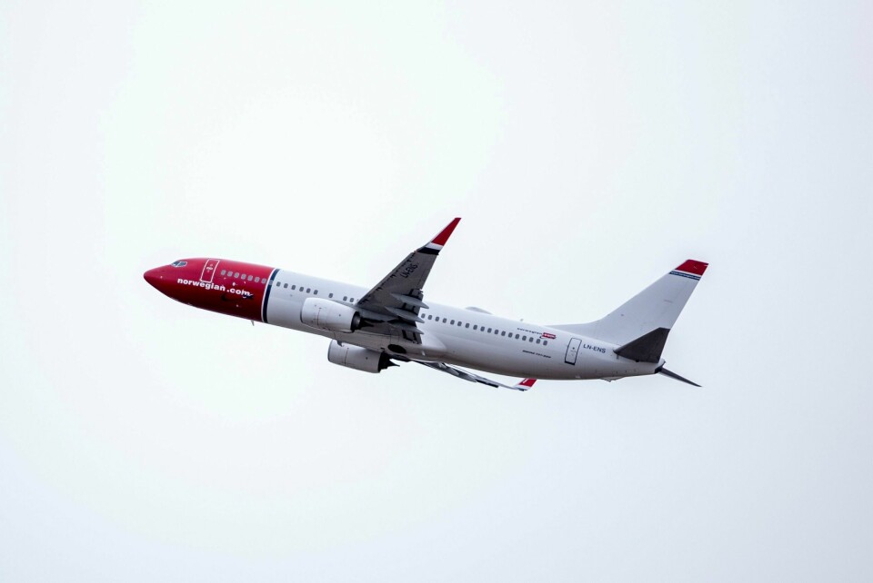 Norwegian måtte endre landeflyplass på to flyginger som følge av brannen på øya Sicilia. Bildet viser et fly fra Norwegian som letter fra Oslo lufthavn.