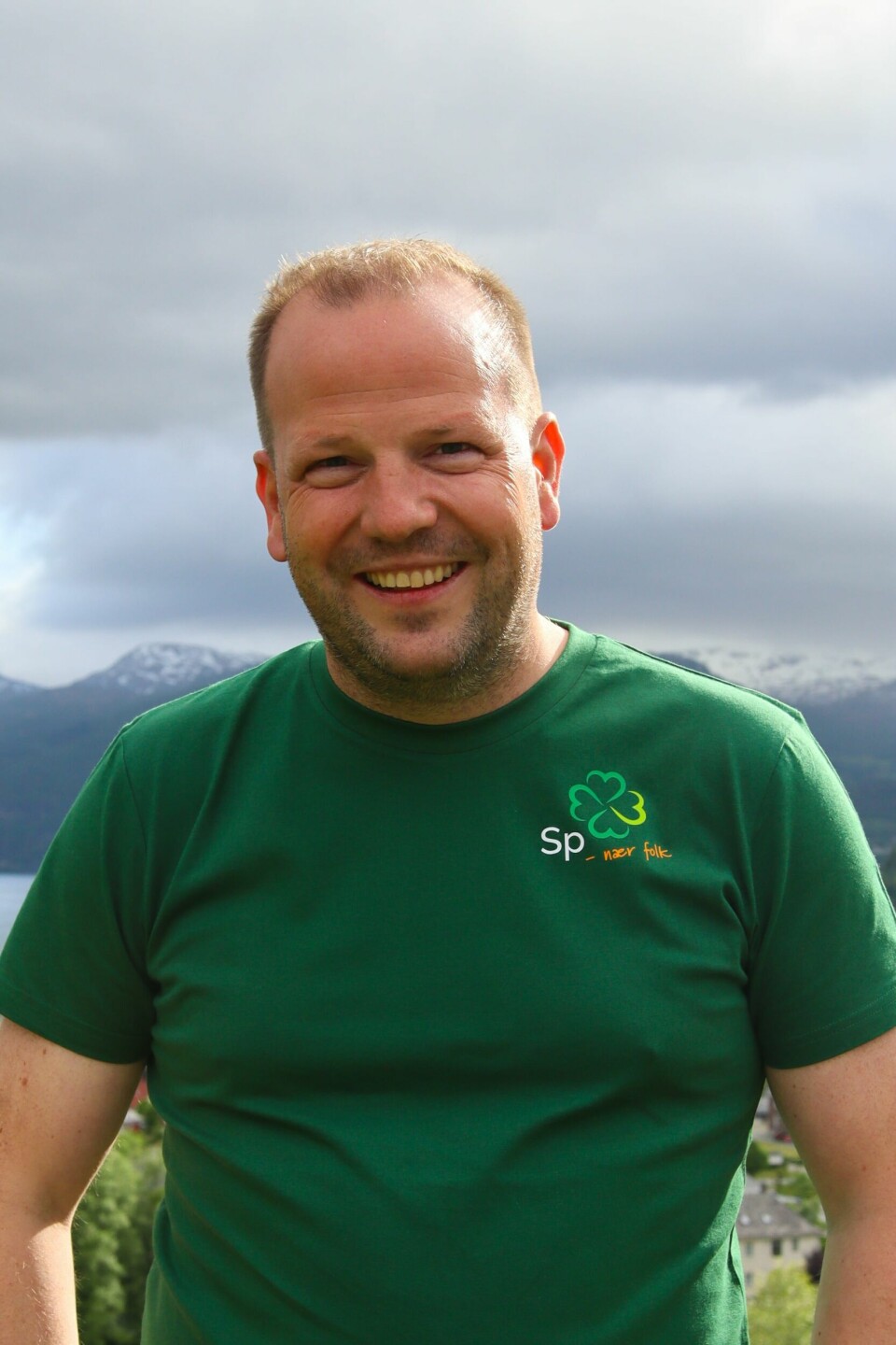 Asbjørn Birkeland er ordfører i Sauda. Han synes det er alle tiders at utlendinger flytter til bygda og bidrar til verdiskapning. Asbjørn Birkeland er ordfører i Sauda. Han synes det er alle tiders at utlendinger flytter til bygda og bidrar til verdiskapning.