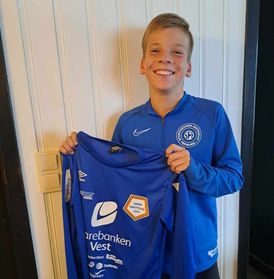 12-åringen Paul spiller fotball for Sauda IL og har fått mange nye venner allerede, både via fotballen og skolen. 12-åringen Paul spiller fotball for Sauda IL og har fått mange nye venner allerede, både via fotballen og skolen.