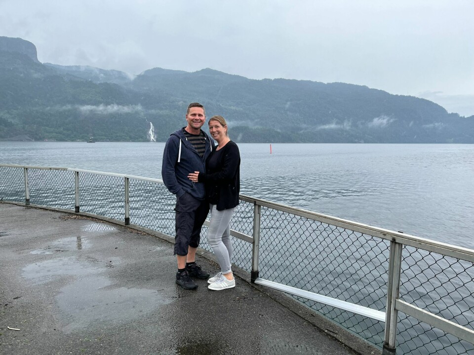 Dirk og Britta Görner har bestemt seg for å flytte fra Sør-Tyskland til Sauda i Rogaland. Dirk og Britta Görner har bestemt seg for å flytte fra Sør-Tyskland til Sauda i Rogaland.