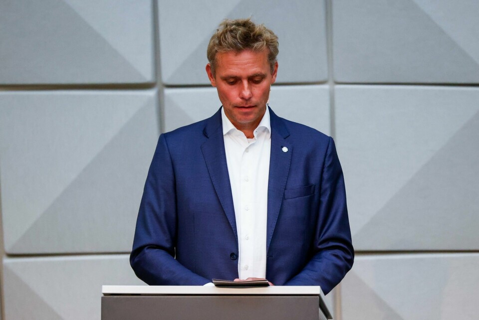 Forsknings- og høyere utdanningsminister Ola Borten Moe (Sp) under pressekonferansen 21. juli, da han fortalte at han hadde gjort feil og vil gå av som statsråd. Ola Borten Moe annonserte fredag at han går av som forskings- og høgare utdanningsminister. Bakgrunnen er at han ved fleire høve har brote habilitetsreglane. Foto: Tor Erik Schrøder / NTB / NPK