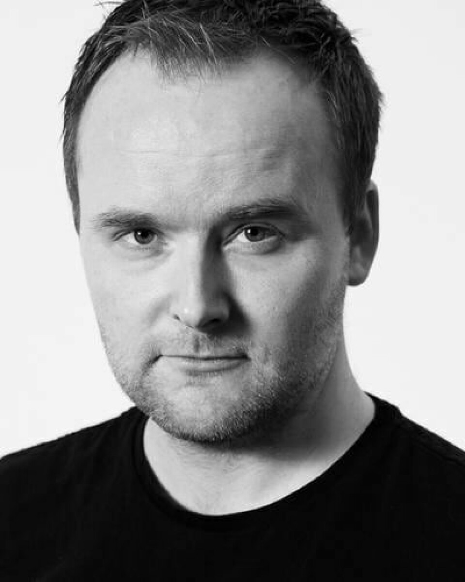 Jussprofessor Eirik Holmøyvik ved Universitetet i Bergen er konstitusjonsekspert og satt tidligere i utvalget som la grunnlaget for en ny valglov. Men Stortinget ønsket ikke å endre Grunnloven for å få nye permisjonsregler for stortingsrepresentanter. Jussprofessor Eirik Holmøyvik ved Universitetet i Bergen forklarer hva kritikken mot justis- og beredskapsminister Emilie Enger Mehl (Sp) i TikTok-saken kan innebære av konsekvens.