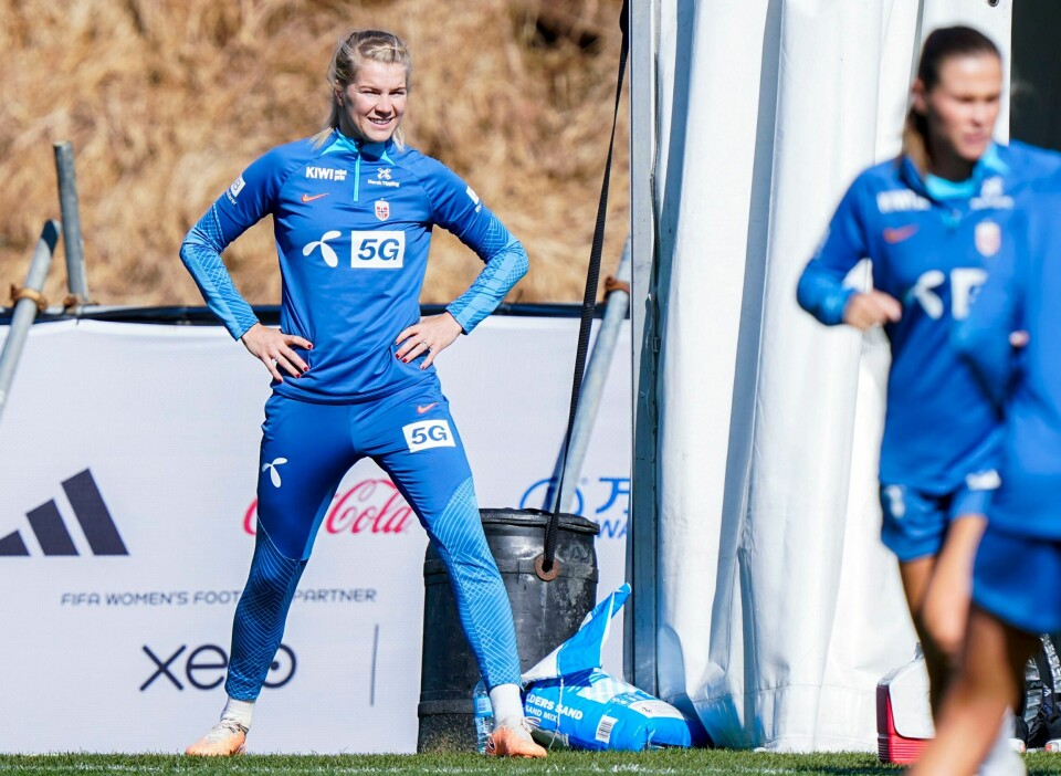 Ada Hegerberg trente ikke med VM-troppen lørdag, men hadde fitnesstrening med fysisk trener Gunnvor Halmøy. Hun kan fortsatt rekke kampen mot Filippinene. Her fra fredagens trening. Ada Hegerberg trente ikke med VM-troppen lørdag, men hadde fitnesstrening med fysisk trener Gunnvor Halmøy. Hun kan fortsatt rekke kampen mot Filippinene. Her fra fredagens trening. Foto: Lise Åserud / NTB