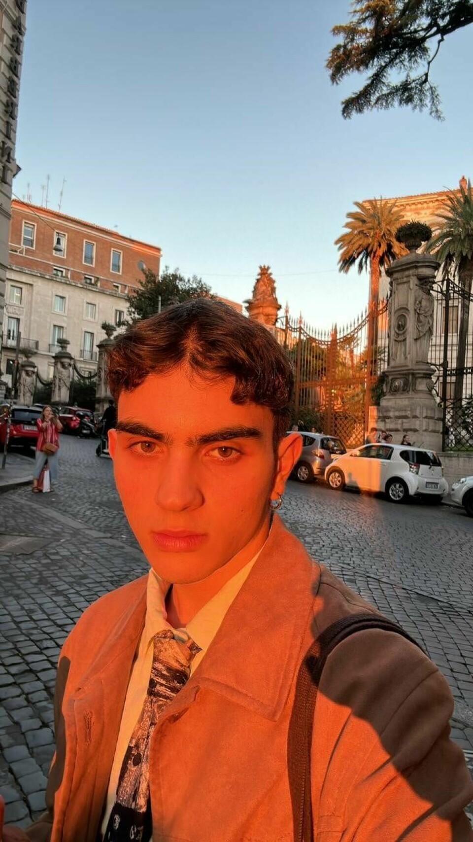 Ilias Papakonstantinou Selfie av Ilias Papakonstantinou, i en gate.