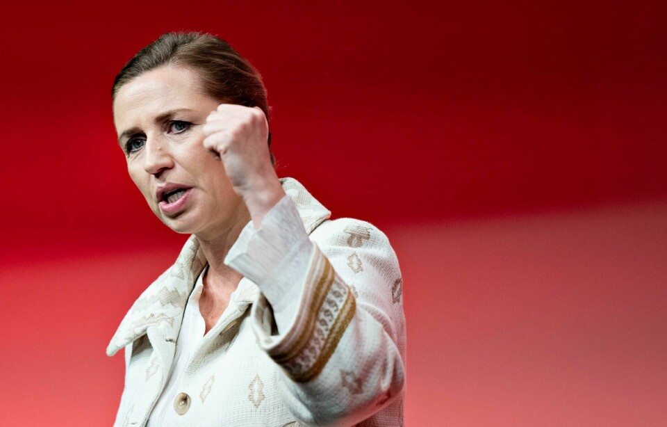 Statsminister Mette Frederiksens lønnsløft for utvalgte grupper i Danmark har noen haker. Det er ikke friske penger og det stilles en rekke krav til arbeidstakerne, skriver Anne Turid Wikdahl. Mette Frederiksen