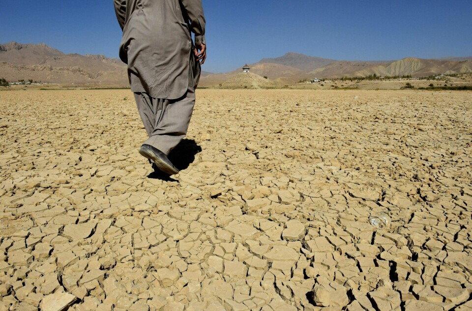 Mange sør i Europa, Midtøsten og det globale sør er blant dem som får smake de alvorligste konsekvensene av klimakrisen vi nå bare står på dørterskelen av, skriver innleggsforfatter. Bildet viser en tørket innsjø i Pakistan. Tørr bakke