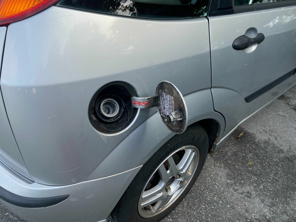 I løpet av natt til mandag ble det tappet drivstoff fra flere parkerte biler ved Eiganes gravlund. I løpet av natt til mandag ble det tappet drivstoff fra flere parkerte biler ved Eiganes gravlund.