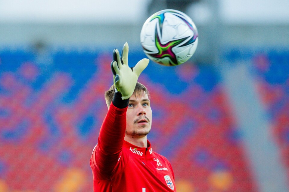 Per Kristian Bråtveit under en trening med Norges herrelandslag i fotball i Riga høsten 2021. Per Kristian Bråtveit skal framover spille for Vålerenga. Foto: Fredrik Varfjell / NTB