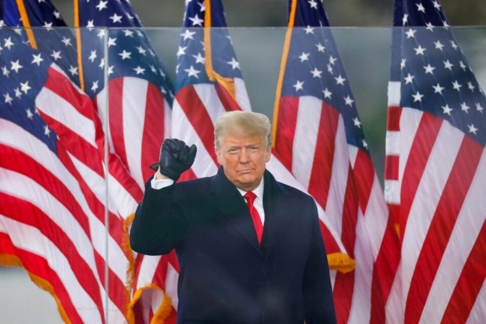 Donald Trump er tiltalt for sine påstander om valgfusk og sin rolle i kongress-stormingen 6. januar 2021. Bildet er fra den dagen. Donald Trump er tiltalt for sine påstander om valgfusk og sin rolle i kongress-stormingen 6. januar 2021. Bildet er fra den dagen.