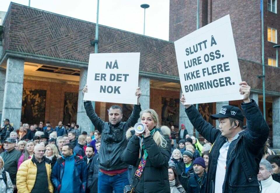 Motstand mot bompenger ble en av de store kampsakene i lokalvalget 2019. Cecilie Lyngby (i midten) startet en protestgruppe i 2017, som senere ble til partiet Folkeaksjonen nei til mer bompenger (FNB). Her fra en aksjon med rundt 4000 oppmøtte i Oslo i 2017. I dag heter partiet Folkes parti. Motstand mot bompenger ble en av de store kampsakene i lokalvalget 2019. Cecilie Lyngby (i midten) startet en protestgruppe i 2017, som senere ble til partiet Folkeaksjonen nei til mer bompenger (FNB). Her fra en aksjon med rundt 4000 oppmøtte i Oslo i 2017. I dag heter partiet Folkes parti.