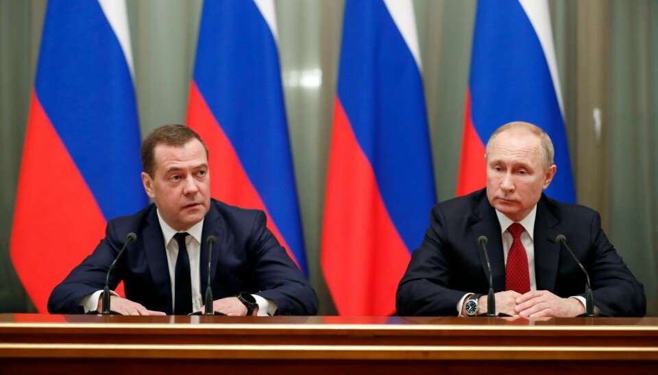 Ekspresident Dmitrij Medvedev, her avbildet med nåværende Russland-president Vladimir Putin ved en tidligere anledning. Ekspresident Dmitrij Medvedev, her avbildet med nåværende Russland-president Vladimir Putin ved en tidligere anledning.