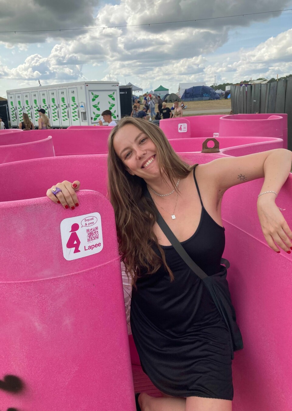 Lise Lotte Uttakleiv er salgssjef og partnerskapsansvarlig i Lapee. Hun håper pissoarene kan sørge for en bedre og tryggere festivalopplevelse for mange. Lise Lotte Uttakleiv er salgssjef og partnerskapsansvarlig i Lapee. Hun håper pissoarene kan sørge for en bedre og tryggere festivalopplevelse for mange.