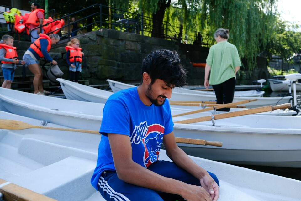Saad Ghauri Sund-Henriksen og søsteren har familie både i vest og i nord, og er vant til å være på vannet. Båtliv på Grønland.