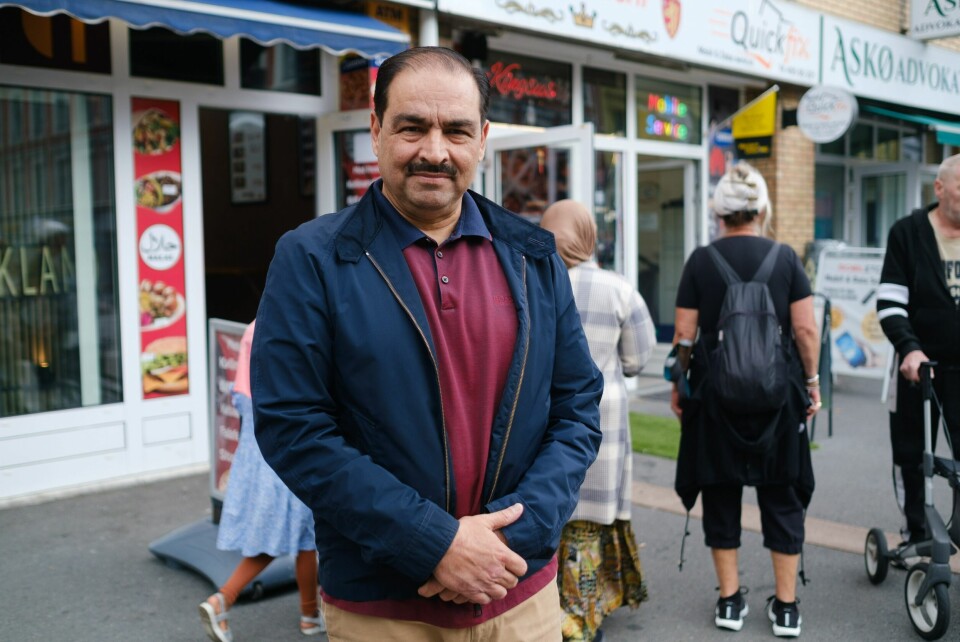 Tariq Mahmood er en stor gårdeier på Grønland. Arbeiderpartiet driver valgkamp på Grønland med ordførerkandidat Rina Mariann Hansen og næringsminister Jan Christian Vestre.