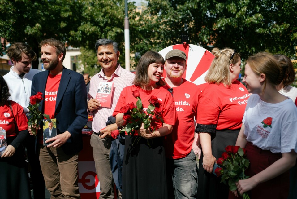 Dagen ble avsluttet med valgkampstand, for Aps ordførerkandidat Rina Mariann Hansen og næringsminister Jan Christian Vestre (Ap). Arbeiderpartiet driver valgkamp på Grønland med ordførerkandidat Rina Mariann Hansen og næringsminister Jan Christian Vestre.