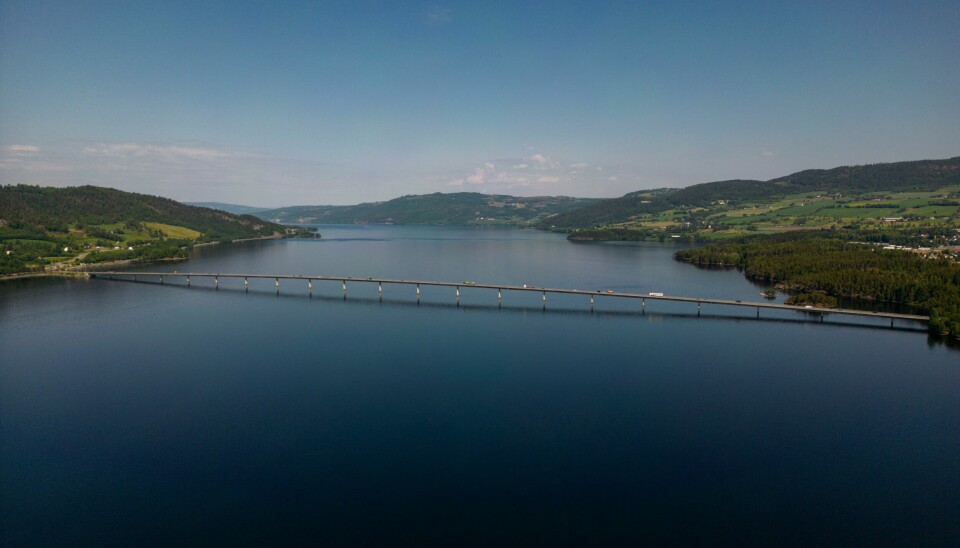 Vannstanden i Mjøsa er høy for årstiden. Slik så det ut i midten av juni. Vannstanden i Mjøsa er høy for årstiden. Slik så det ut i midten av juni. Foto: Cornelius Poppe / NTB