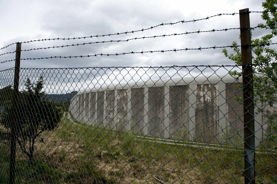 Rettighetsbrudd som går så langt som ved nakenvisitasjonene i Bergen fengsel (bildet), burde kunne stoppes på et mye tidligere tidspunkt, mener Martine Skog Skulstad. Bergen fengsel.
