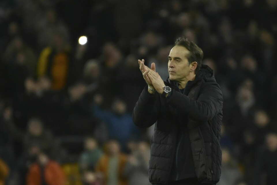 Julen Lopetegui har vært svært kritisk til Wolverhamptons aksjoner i overgangsmarkedet, og har forhandlet seg fram til en sluttpakke kun seks dager før klubbens første Premier League-kamp. Julen Lopetugi henter Pablo Sarabia til Wolverhampton. Foto: Rui Vieira, AP / NTB