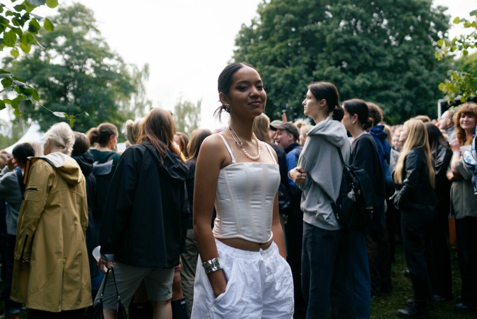 – Det er mye stress og press, og jeg har jo møtt utfordringer også. Samtidig er dette livet jeg alltid har drømt om, så jeg prøver å ha et positivt perspektiv på alt. Hillari på Øyafestivalen 2023.