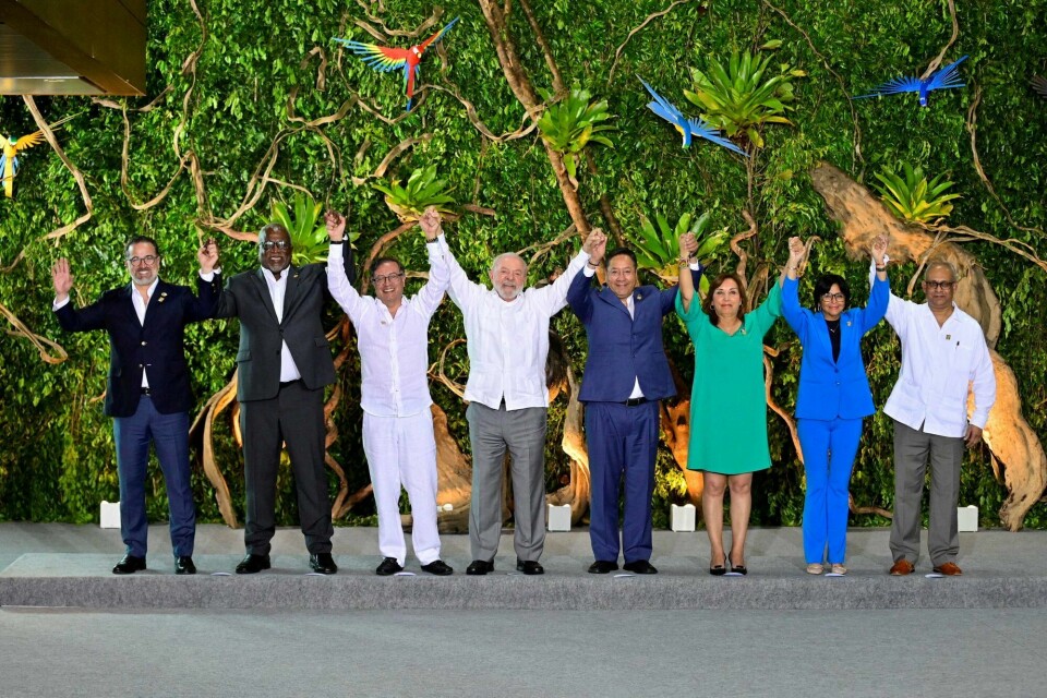 Ledere for åtte land rundt Amazonas på møtet i Belem i Brasil denne uka. Møtet får både ris og ros. Ledere for åtte land rundt Amazonas på møtet i Belem i Brasil denne uka. Møtet får både ris og ros.