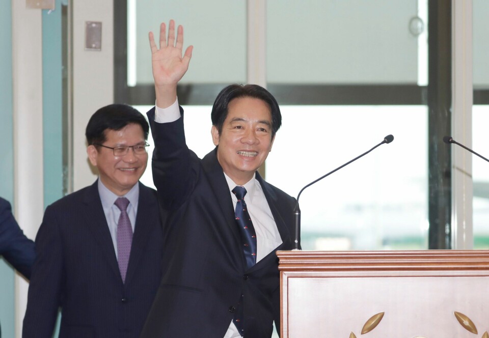 Taiwans visepresident William Lai vinket til kameraene før avreisen fra Taiwan. Taiwans visepresident William Lai vinket til kameraene før avreisen fra Taiwan. Foto: Chiang Ying-ying / AP / NTB