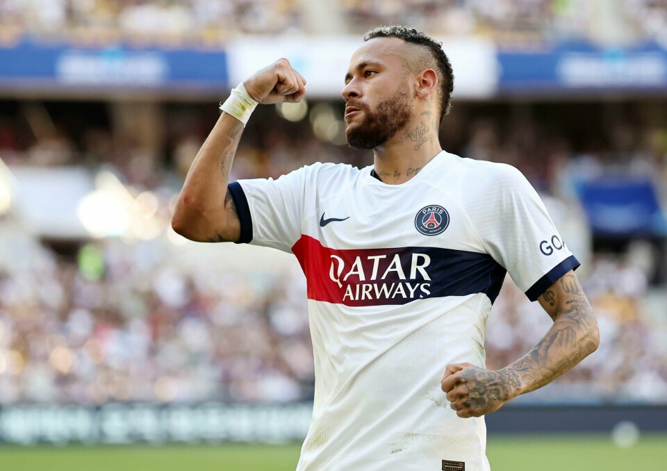Neymar er på medisinsk sjekk i Al-Hilal. Neymars far nekter for at sønnen skal ønske seg bort fra PSG: Foto: Yoon Dong-jin / Yonhap via AP / NTB.