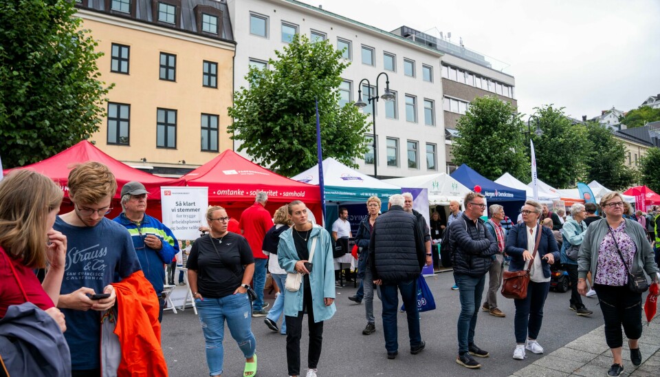 Arendalsuka er både flott og viktig, på sitt vis. Men det er ikke veldig mange «vanlige folk» her, skriver kommentatoren. Arendalsuka er både flott og viktig, på sitt vis. Men det er ikke veldig mange «vanlige folk» her, skriver kommentatoren.