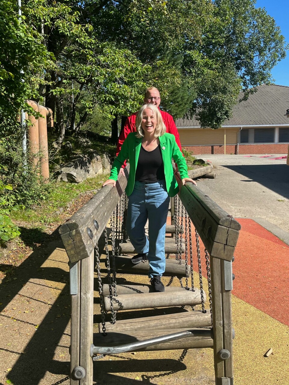 SV-leder Kirsti Bergstø og Stavanger SV-leder Eirik Faret Sakariassen er klar til å bane vei for at gratis SFO også skal gjelde 3.- og 4.-klassinger. Eirik Faret Sakariassen(SV) besøker Gausel skole. Gratis SFO.