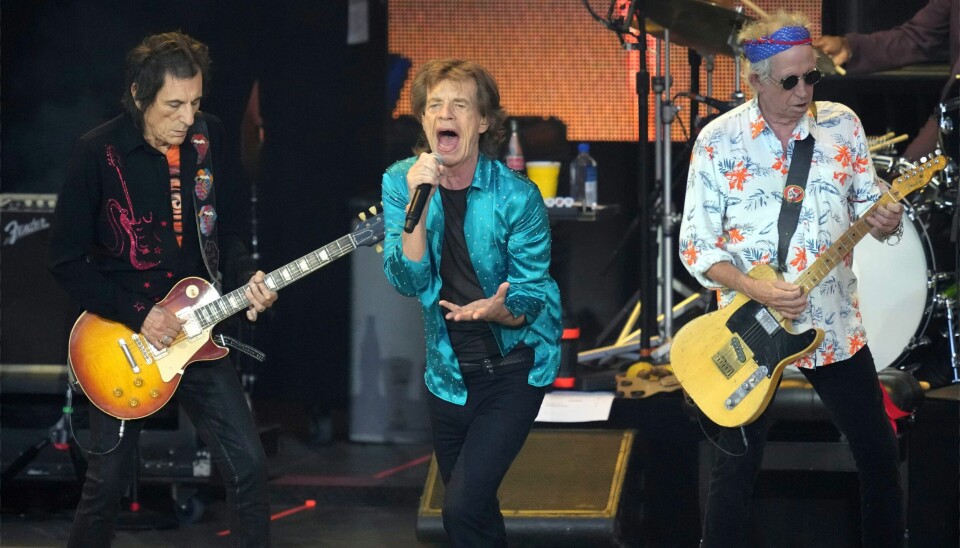 Nytt album? Ryktene florerer etter en falsk annonse ble publisert i London-avisen Hackney Gazette. De tre gjenlevende Rolling Stones-medlemmene Ronnie Wood, Mick Jagger og Keith Richards på scenen i fjor. Foto: AP