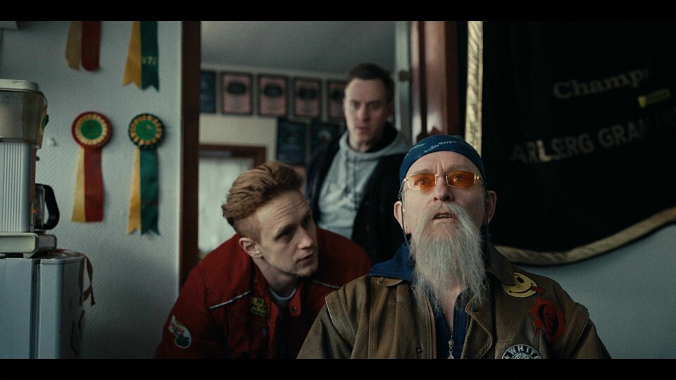 Norsk krim og spenning med humor til kommer på HBO Max i september i «Knekt», der blant annet Henrik Mestad er med i rollen som Mad Dog. Norsk krim og spenning med humor til kommer på HBO Max i september i «Knekt», der blant annet Henrik Mestad er med i rollen som Mad Dog.