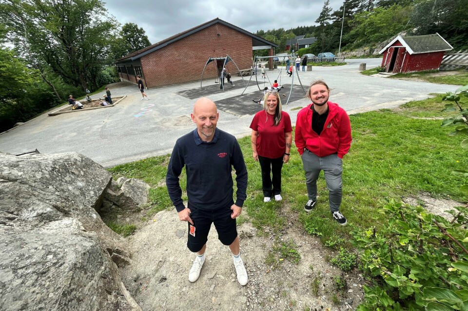 SFO-leder Ketil Karlsen ved Rød skole i Fredrikstad er glad for tilbudet om gratis deltidsplass til de yngste, men mener at Fredrikstad SVs 5. kandidat Hege Hansen og stortingsrepresentant Freddy André Øvstegård og allierte partier må skynde seg med å utvide tilbudet også for tredje og fjerde trinn. SFO-leder Ketil Karlsen ved Rød skole i Fredrikstad er glad for tilbudet om gratis deltidsplass til de yngste, men mener at Fredrikstad SVs 5. kandidat Hege Hansen og stortingsrepresentant Freddy André Øvstegård og allierte partier må skynde seg med å utvide tilbudet også for tredje og fjerde trinn.