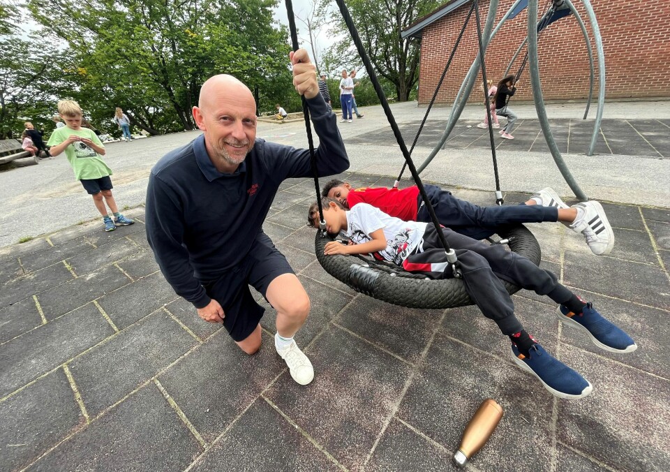 Barna, også tredje- og fjerdeklassingene, har det best på SFO, mener SFO-leder Ketil Karlsen ved Rød skole på Gressvik i Fredrikstad. Barna, også tredje- og fjerdeklassingene, har det best på SFO, mener SFO-leder Ketil Karlsen ved Rød skole på Gressvik i Fredrikstad.