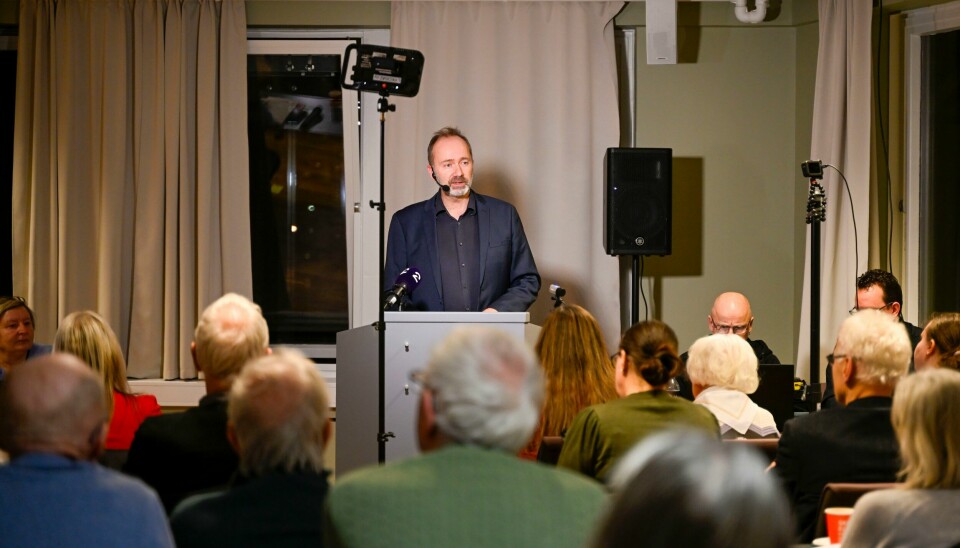 Boka «Tronds hjem» handler om oppbyggingen av Nidaros Sosialdemokratisk Forum og Trond Giskes comeback i norsk politikk, fortalt gjennom øynene på flere av Giskes støttespillere. Boka «Tronds hjem» handler om oppbyggingen av Nidaros Sosialdemokratisk Forum og Trond Giskes comeback i norsk politikk, fortalt gjennom øynene på flere av Giskes støttespillere.