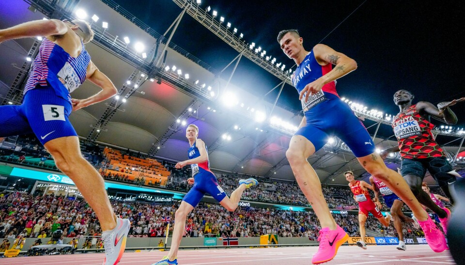Narve Gilje Nordås ( midten) titter bort på Jakob Ingebrigtseni det de krysser mållinja på onsdagens 1500 meter. Narve Gilje Nordås ( midten) titter bort på Jakob Ingebrigtseni det de krysser mållinja på onsdagens 1500 meter.