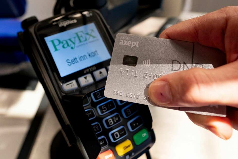 Mye er dyrere, men vi trekker ikke bankkortet sjeldnere av den grunn - i alle fall ikke ut fra kundedataene til SR-Bank Mye er dyrere, men vi trekker ikke bankkortet sjeldnere av den grunn - i alle fall ikke ut fra kundedataene til SR-Bank