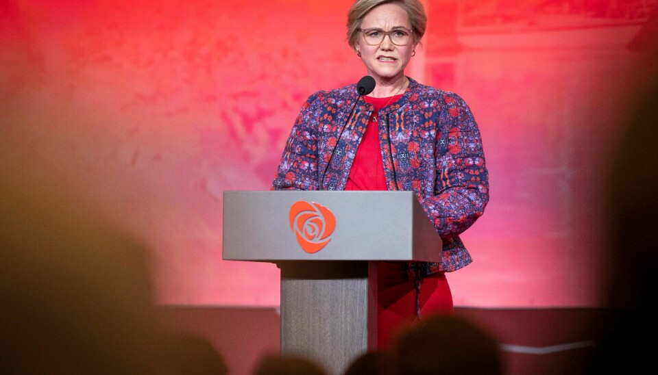 Ingvild Kjerkol, leder av Trøndelag Arbeiderparti, mener det er viktig at mediene rydder opp etter seg, etter å ha laget saker og kommentarer basert på et uriktig valgbarometer. Helseminister Ingvild Kjerkol varsla ein opptrappingsplan for å møte bølgja av psykiske helseplager blant unge då ho talte til Arbeidarpartiets landsmøte i Oslo Kongressenter. Foto: Heiko Junge / NTB / NPK