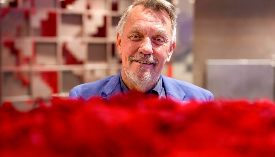 Ordfører i Tromsø Gunnar Wilhelmsen (Ap) kan smile bredt. Politisk kommentator tror hans popularitet kommer av at han ikke er redd for å tale mot partiet sentralt. Gunnar Wilhelmsen ser ut til å få fortsette som ordfører i Tromsø. Foto: Javad Parsa / NTB