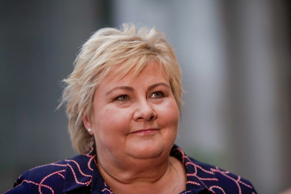 – Jeg tenker det kan bli litt vanskelig, men det er en vurdering statsminister Jonas Gahr Støre må gjøre, sier Erna Solberg (H) etter partilederdebatten til TV 2 fra Deichman i Bjørvika. – Jeg tenker det kan bli litt vanskelig, men det er en vurdering statsminister Jonas Gahr Støre må gjøre, sier Erna Solberg (H) etter partilederdebatten til TV 2 fra Deichman i Bjørvika.Foto: Emilie Holtet / NTB