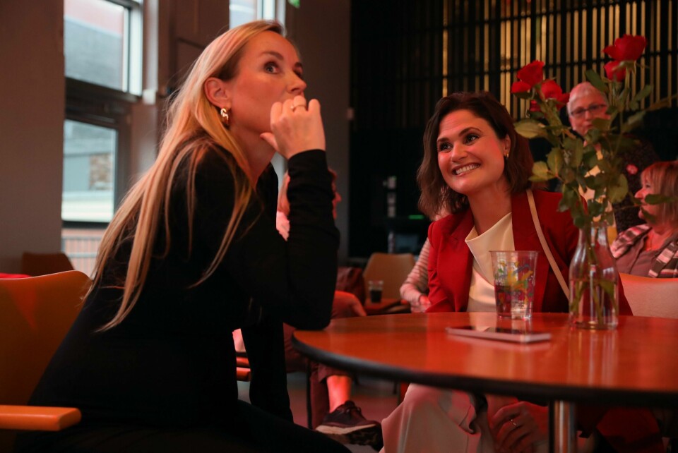 Kari Nessa Nordtun var svært spent før resultatene kom. Hun var tidlig ute på Arbeiderpartiets valgvake på Tou. Her er hun sammen med sin personlige rådgiver Hilde Faret Born. Kari Nessa Nordtun var svært spent før resultatene kom. Hun var tidlig ute på Arbeiderpartiets valgvake på Tou.
