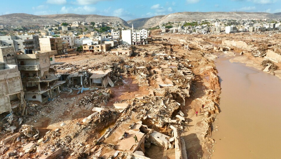 Ødeleggelsene i Libya etter uværet Daniel er størst i kystbyen Derna. Her har to demninger brutt sammen, noe som har ført til store oversvømmelser og lagt byen i ruiner. Ødeleggelsene i Libya etter uværet Daniel er størst i kystbyen Derna. Her har to demninger brutt sammen, noe som har ført til store oversvømmelser og lagt byen i ruiner. Foto: Jamal Alkomaty / AP / NTB