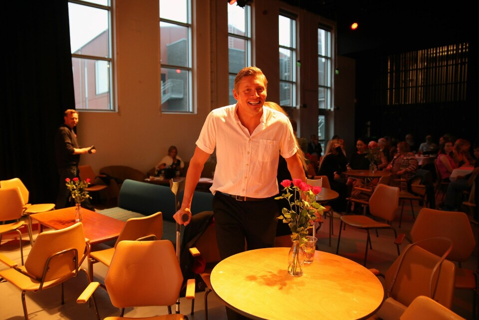 Dag Mossige har gått på en smell i form av et overtråkk i innspurten av valgkampen. Fylkesordførerkandidat Frode Berge, Eli Nessa (ja, søsteren til Kari) og Einar Schibevaag på valgvaken.