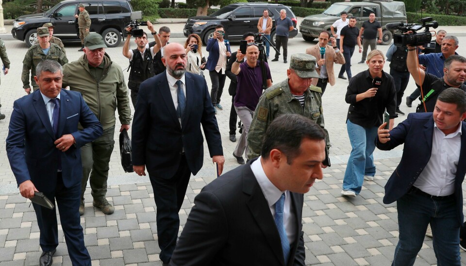Representanter for de etniske armenerne i Nagorno-Karabakh ankom forhandlingene torsdag morgen. Foreløpig er de ikke i mål med noen avtale. Representanter for de etniske armenerne i Nagorno-Karabakh ankom forhandlingene torsdag morgen. Foreløpig er de ikke i mål med noen avtale. Foto: Roman Ismailov / Aserbajdsjans statlige nyhetsbyrå / AP / NTB