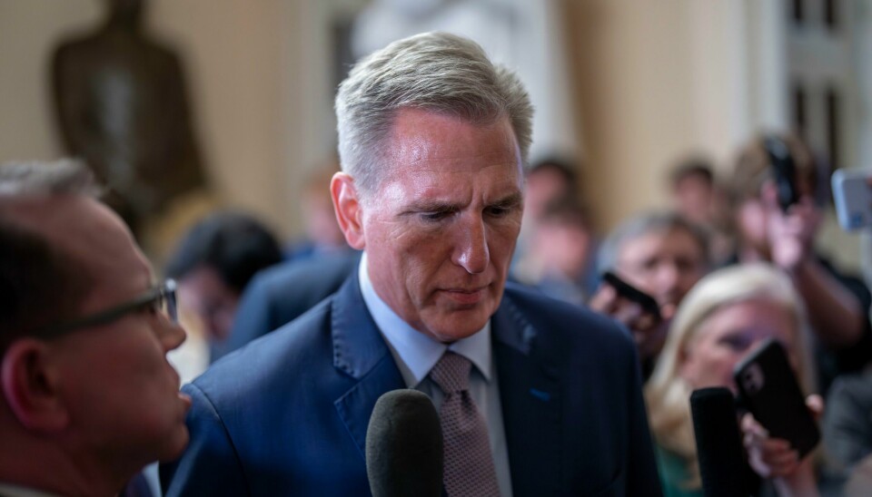 Den republikanske lederen for Representantenes hus, Kevin McCarthy, greide ikke å få gjennom et forslag til forsvarsbudsjett. En håndfull opprørere på partiets høyrefløy lager store problemer for ham. Den republikanske lederen for Representantenes hus, Kevin McCarthy, greide ikke å få gjennom et forslag til forsvarsbudsjett. En håndfull opprørere på partiets høyrefløy lager store problemer for ham. Foto: J. Scott Applewhite / AP / NTB