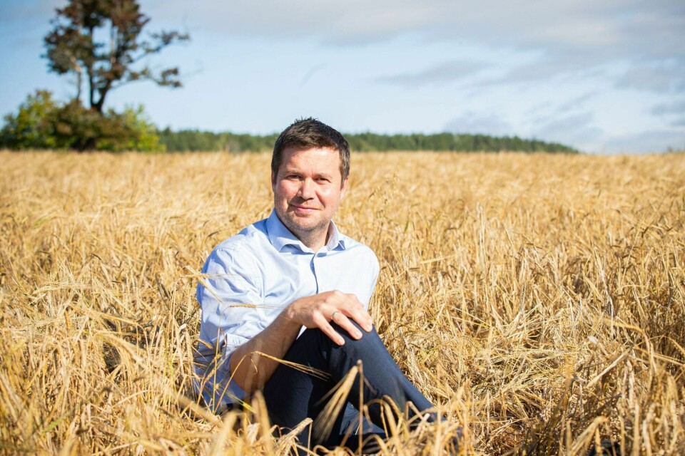 NOAH mener landbruksminister Geir Pollestad er inhabil når det gjelder å vurdere om kameraovervåking på norske slakterier er fornuftig, skriver Siri Martinsen. landbruksminister Geir Pollestad