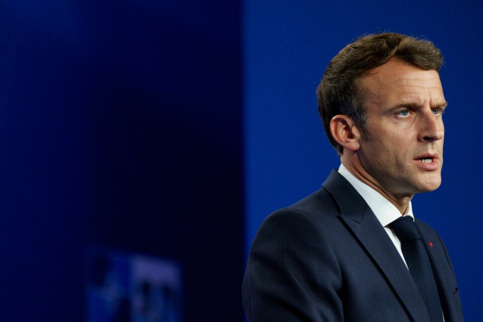 Frankrikes president Emmanuel Macron henter hjem styrkene og ambassadøren etter kuppet i Niger. President Emmanuel Macron har lagt en avtale om forsvarssamarbeid med Etiopia på is. Foto: Torstein Bøe / NTB
