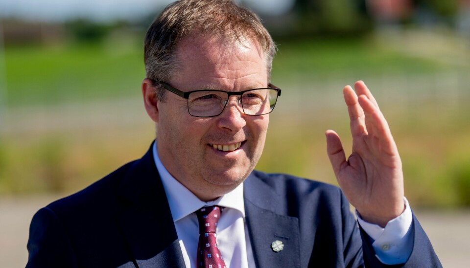 Tirsdag møtte forsvarsminister Bjørn Arild Gram Bosnia-Hercegovinas forsvarsminister Zukan Helez. Tirsdag møtte forsvarsminister Bjørn Arild Gram Bosnia-Hercegovinas forsvarsminister Zukan Helez.