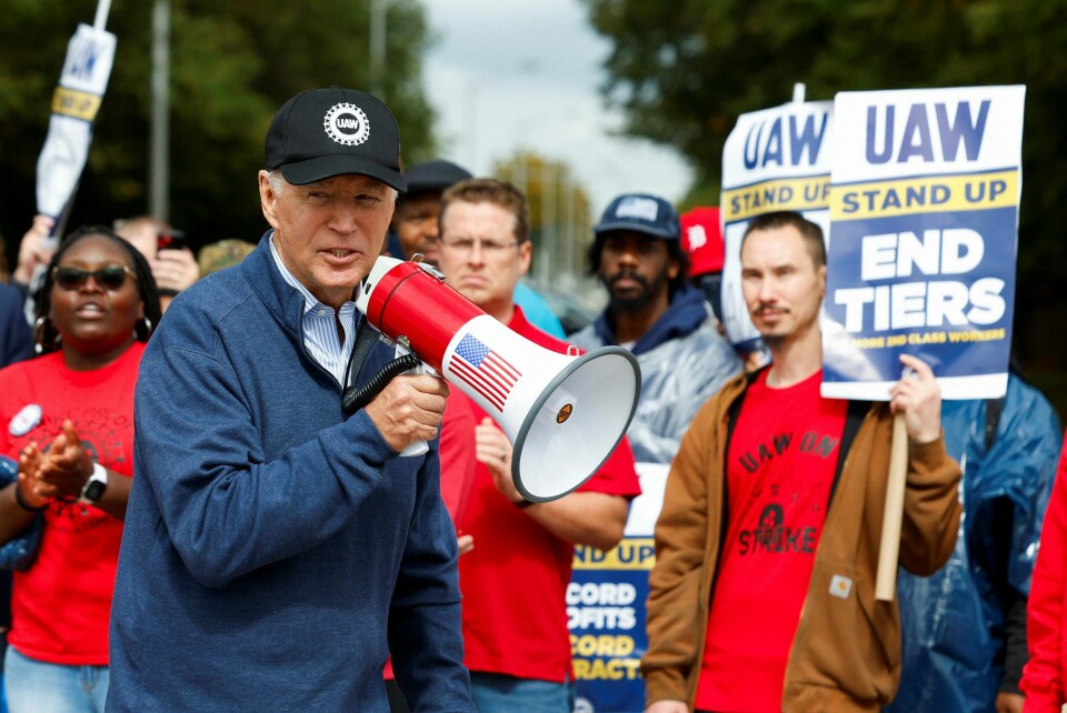 Joe Biden avla streikende bilarbeidere et historisk besøk i Michigan tirsdag. Aldri før har en president fysisk møtt opp for å vise sin støtte til streikende i USA.